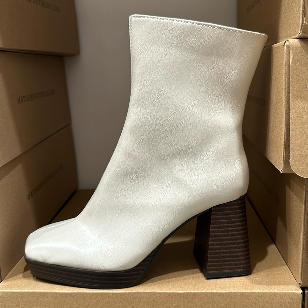 Coconuts by Matisse Duke Bone Boot Bootie New in Box!